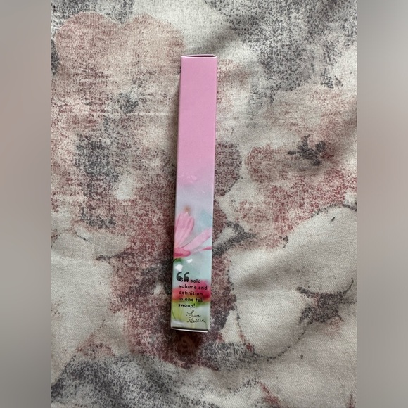 Laura Geller Volumizing Mascara - Picture 2 of 5